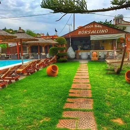 Ξενοδοχείο με διαμερίσματα Yialis Borsalino Αχλαδιές